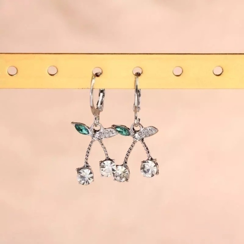 3/$30 🤍 Rhinestone Butterfly Earrings